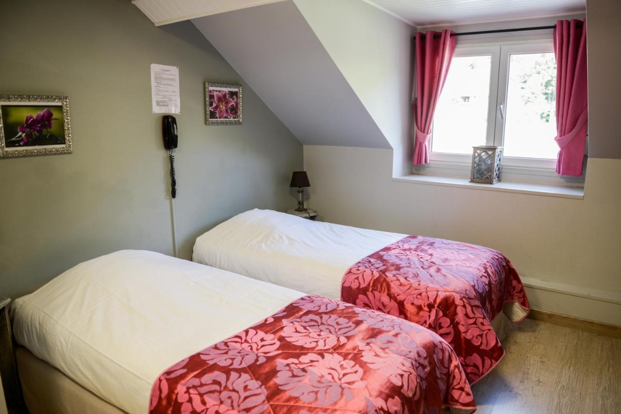 Logis Le Saint Hubert Hotel Haybes Ngoại thất bức ảnh