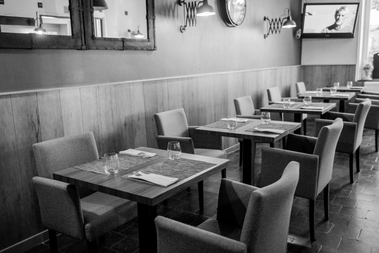 Logis Le Saint Hubert Hotel Haybes Ngoại thất bức ảnh